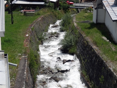 Val Luven von der Strasse von oben