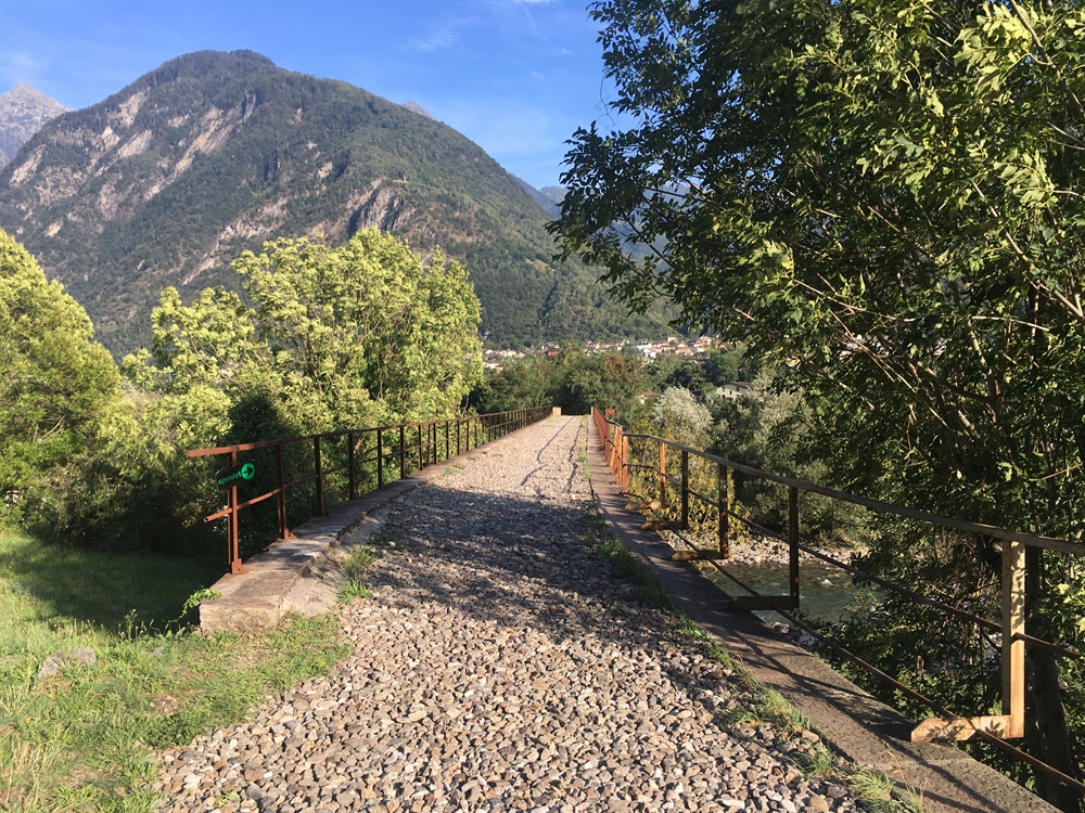 Brücke von San Vittore über die Moesa nach Roveredo, bei Sassello