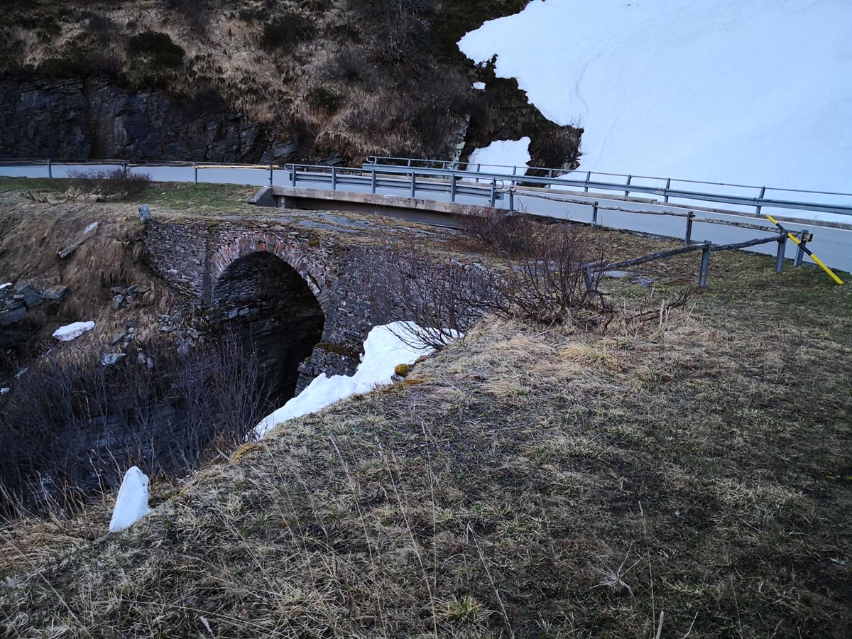 Steinbogenbrücke Casott