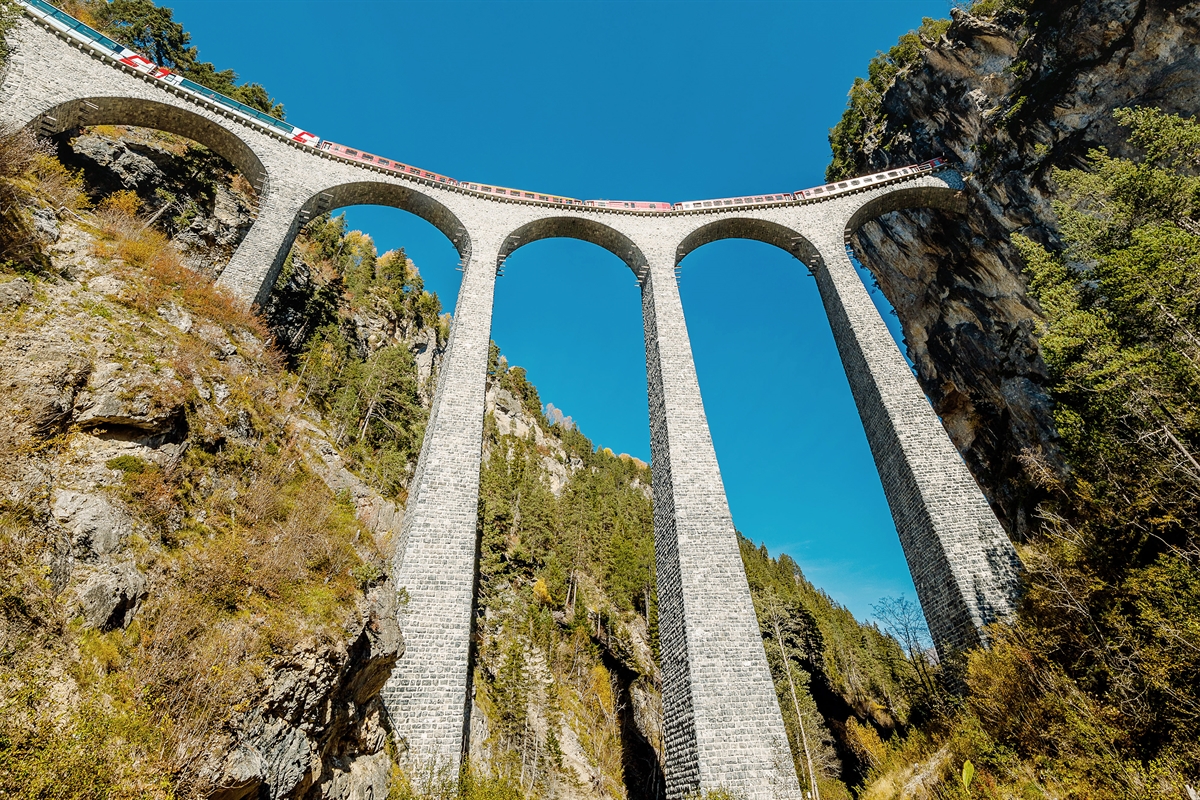 Landwasserviadukt von unten
