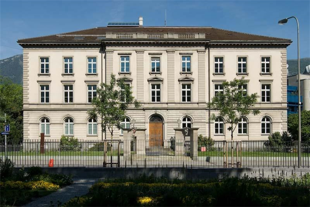 Staatsgebäude Haupteingang