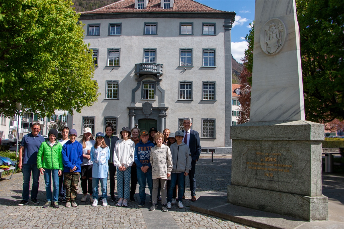 Foto Besuch Schulklasse Sent