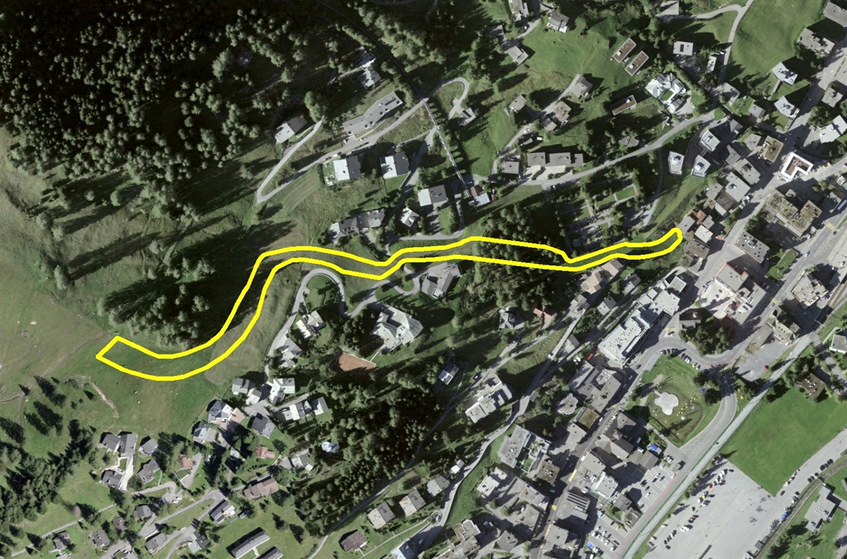 Luftaufnahme mit eingezeichneter Piste