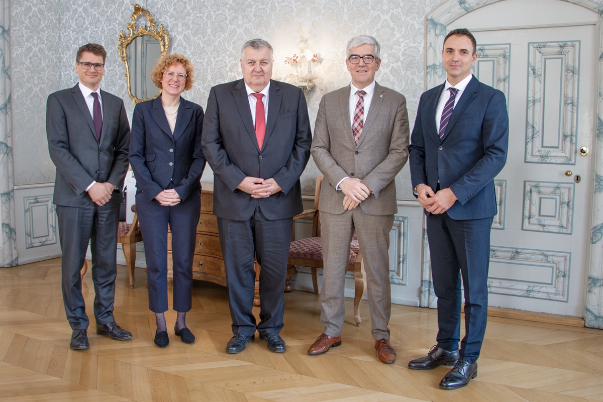 Empfang des Botschafters im Grauen Haus