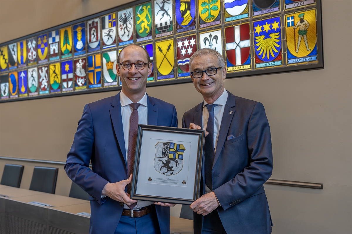 Übergabe Wappen 