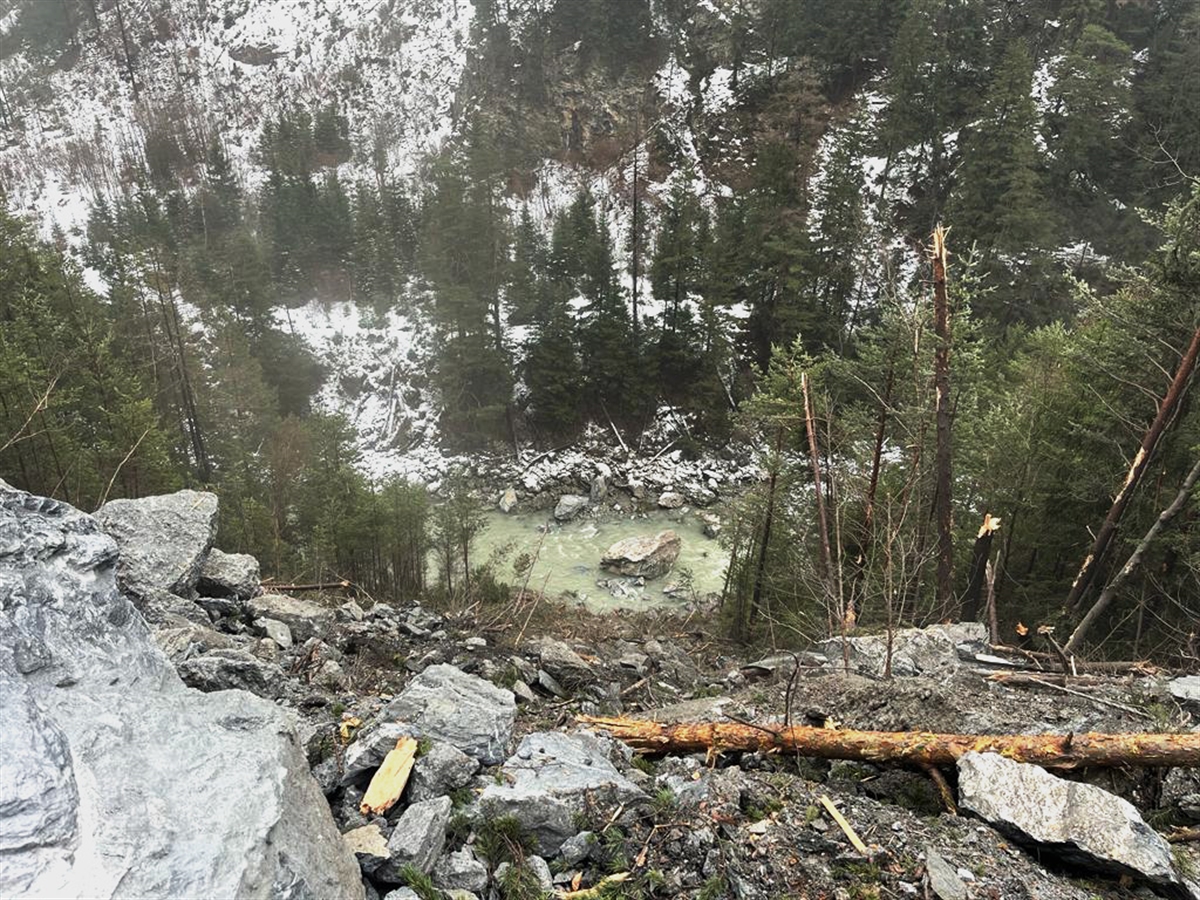 Blick von der Engadinerstrasse talwärts Richtung Inn.