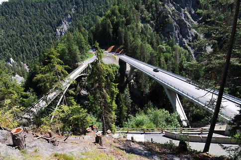 Alte und neue Versamertobelbrücke