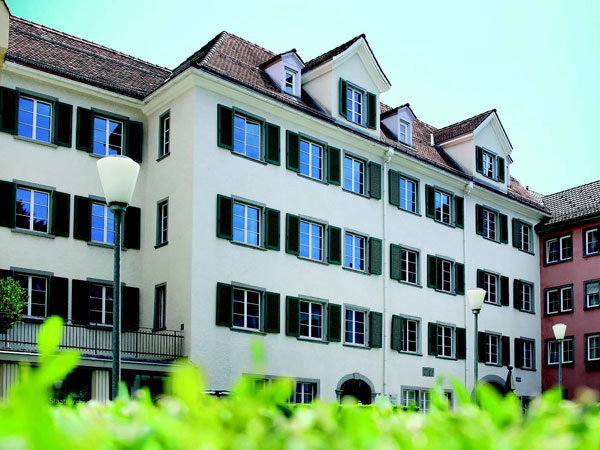 Frontansicht Karlihof 4