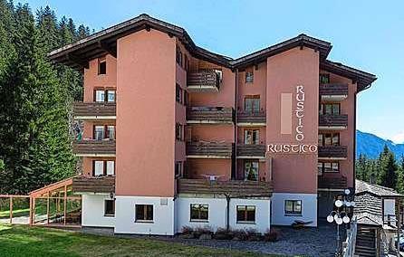 Di dad esch aviarta el center da transit Rustico a Laax.
