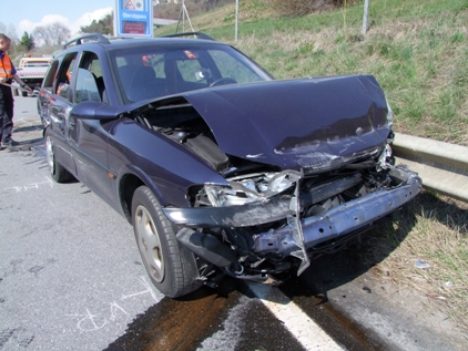Total beschädigtes Fahrzeug nach dem Verkehrsunall