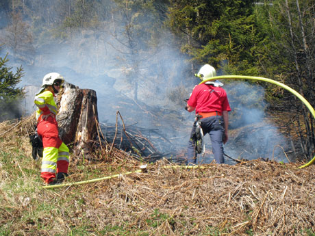 Feuerwehreinsatz in unwegsamem Gelände