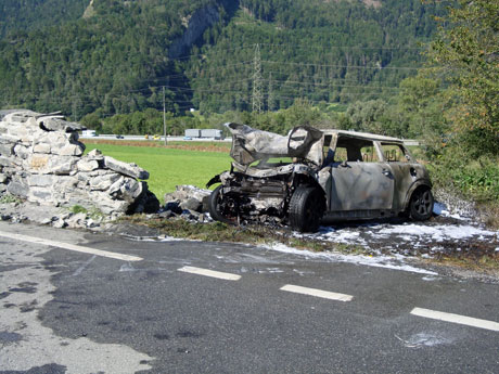 Das Fahrzeug brannte vollständig aus