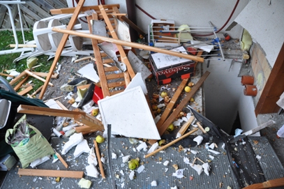 Explosion in Reiheneinfamilienhaus fordert zwei Verletzte