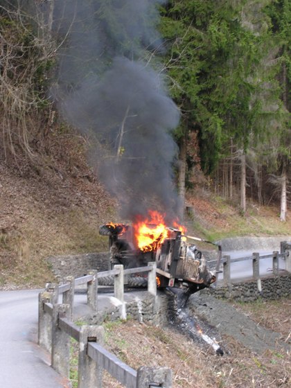Der Motorkarren erlitt Totalschaden