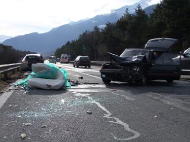 Endlage eines involvierten Fahrzeuges mit Teilen des Bettes