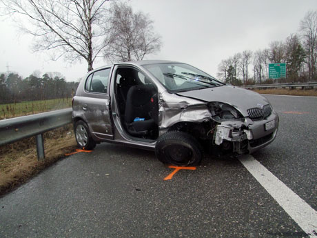 Das Fahrzeug wurde so stark beschädigt, dass sich die Türe nicht mehr öffnen liess.