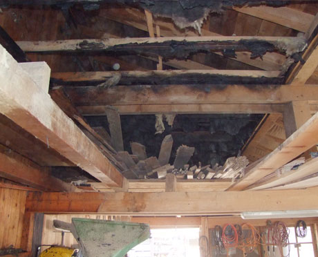 Beim Brand wurde die Dachisolation beschädigt