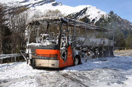 Der ausgebrannte Reisecar