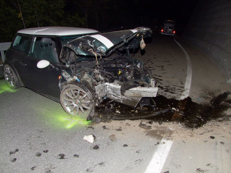Das Fahrzeug wurde total zerstört, der Lenker blieb jedoch unverletzt