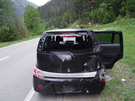 Der Personenwagen wurde am Heck erheblich beschädigt