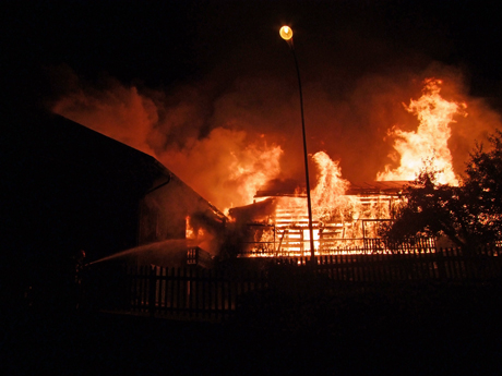 Der Stall stand schnell in Vollbrand