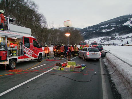 Vor Ort waren zahlreiche Rettungskräfte im Einsatz