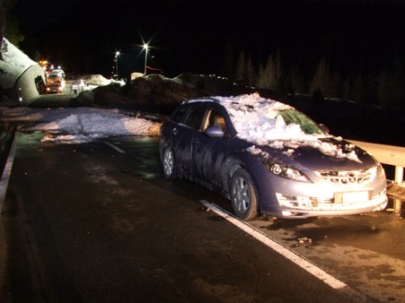 Lawinenniedergang auf Ofenpassstrasse