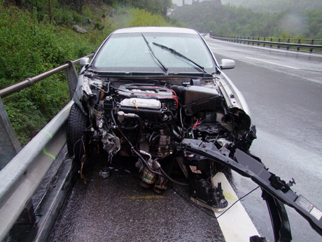 Das Fahrzeug wurde beim Unfall stark beschädigt