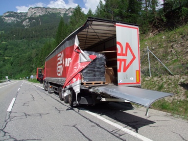 Sachschadenaufnahme des Sattelmotorfahrzeuges