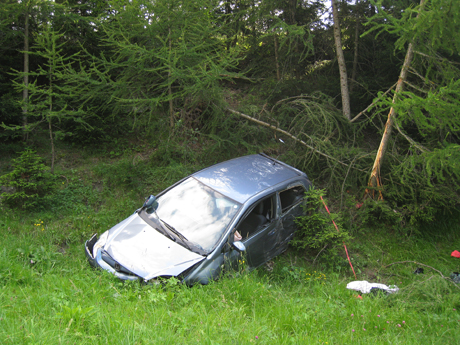 Der Personenwagen wurde total beschädigt