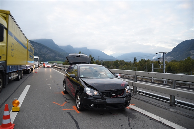 beschädigtes Auto der Auffahrkollision