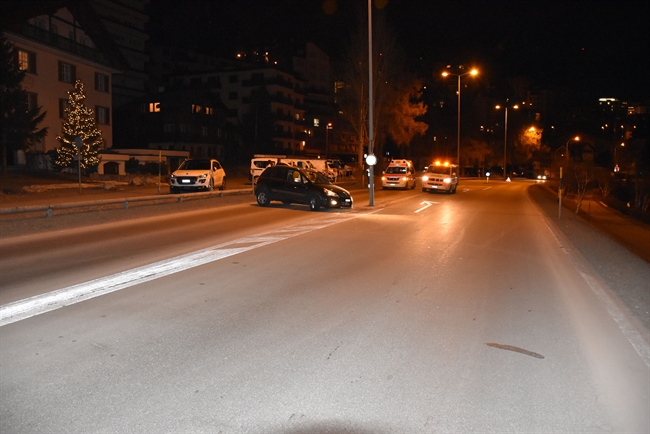 Aufnahme der Unfallstelle mit Auto in Endlage