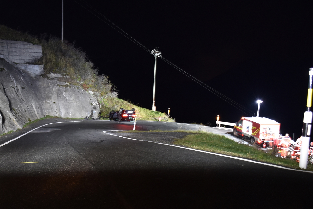 Strassenrettung und Ambulanz sind vor Ort