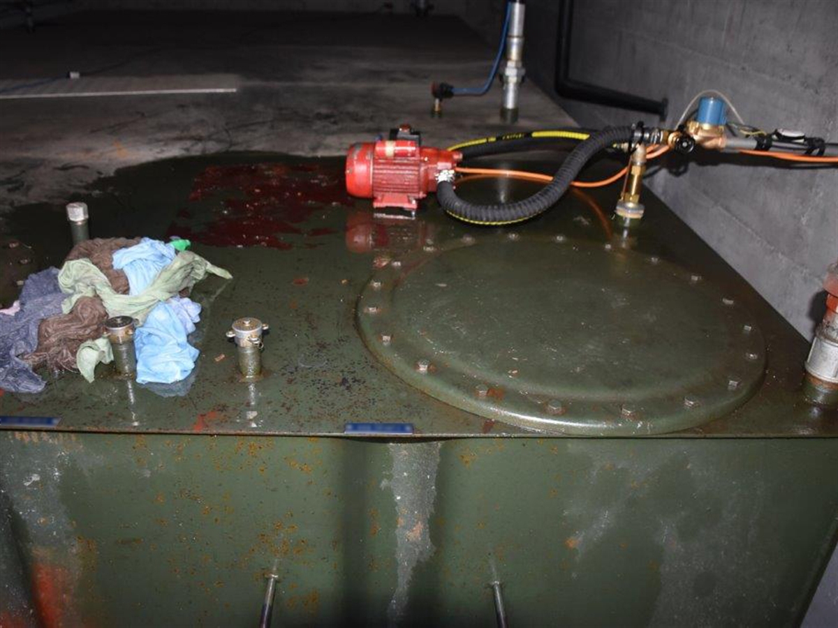 Defekte Pumpe auf dem Dieseltank