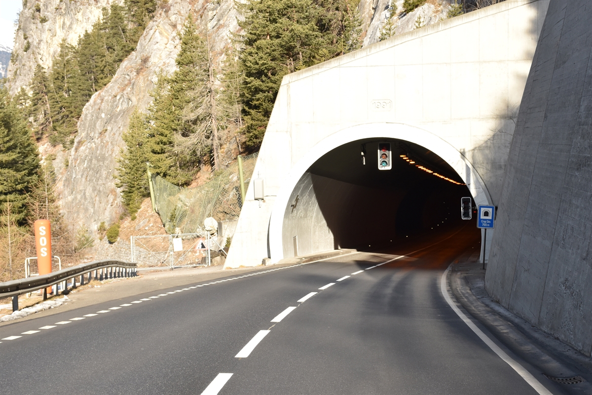 In diesem Tunnel wurden zwei Personen durch die Polizei gestoppt