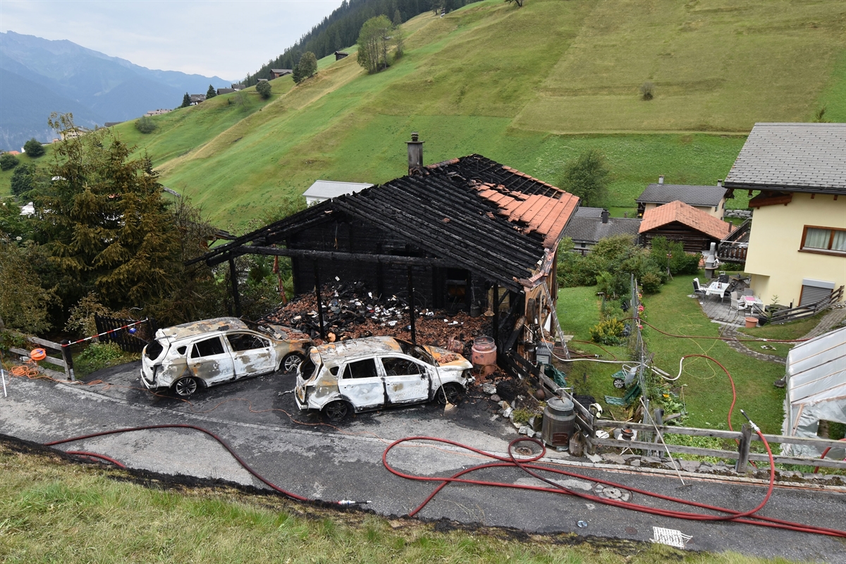 grosser Sachschaden an Mehrfamilienhaus 