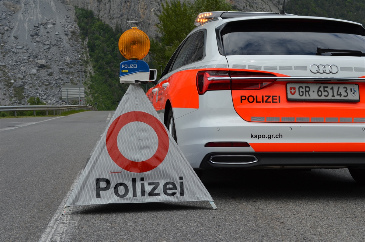 Triopan Fahrverbot Polizei und Patrouillenfahrzeug