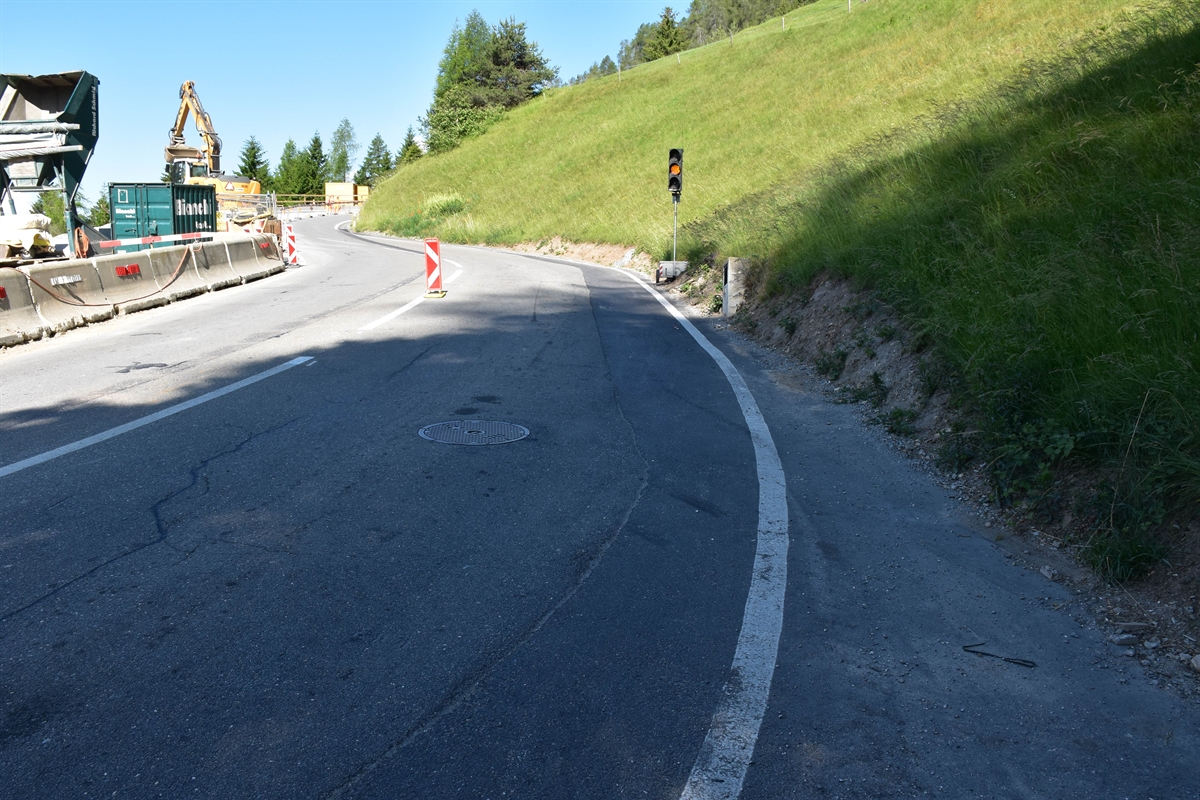 Orange blinkende Baustellenampel
