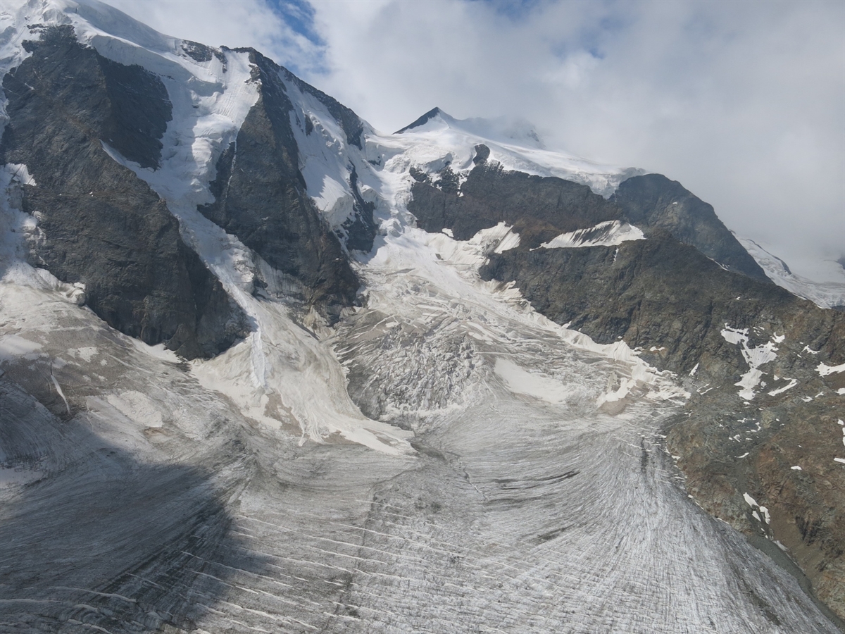 Unten der Persgletscher und oben links der Piz Spinas.