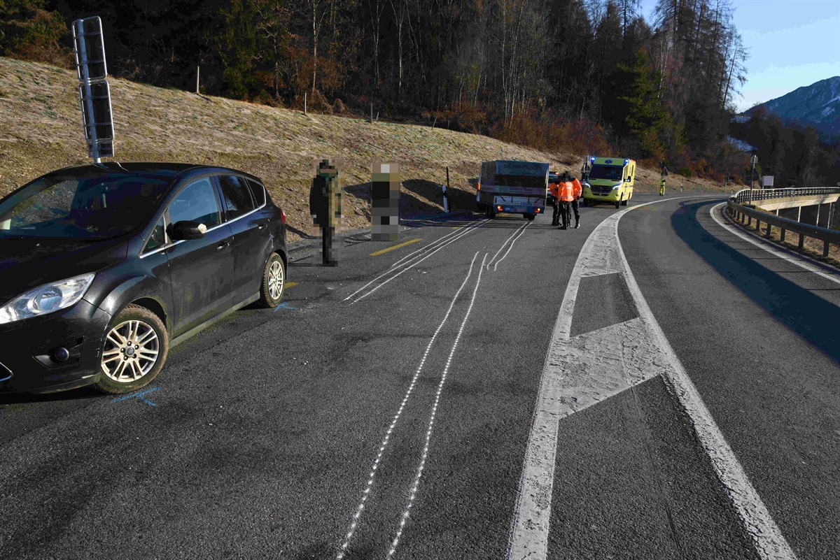 Übersichtsaufnahme der Oberalpstrsasse in Richtung Chur