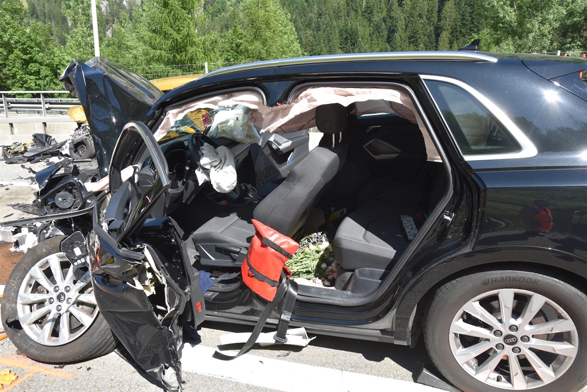 Das Ausmass der Wucht durch die Frontalkollision beim Auto der 78-jährigen Frau