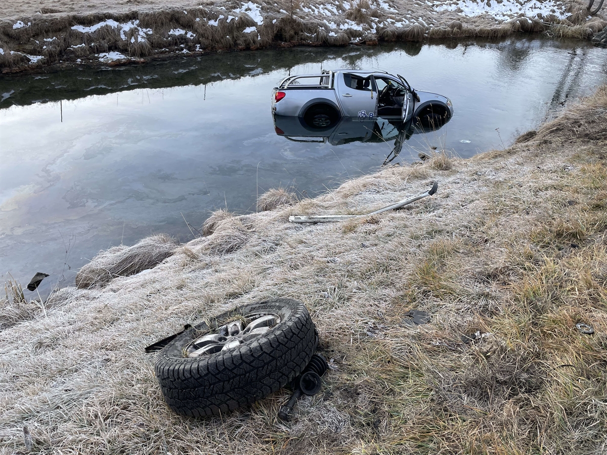 Auto im Fluss