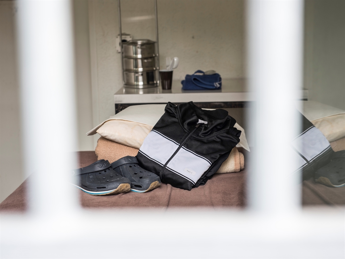 Blick in eine Zelle der Polizei