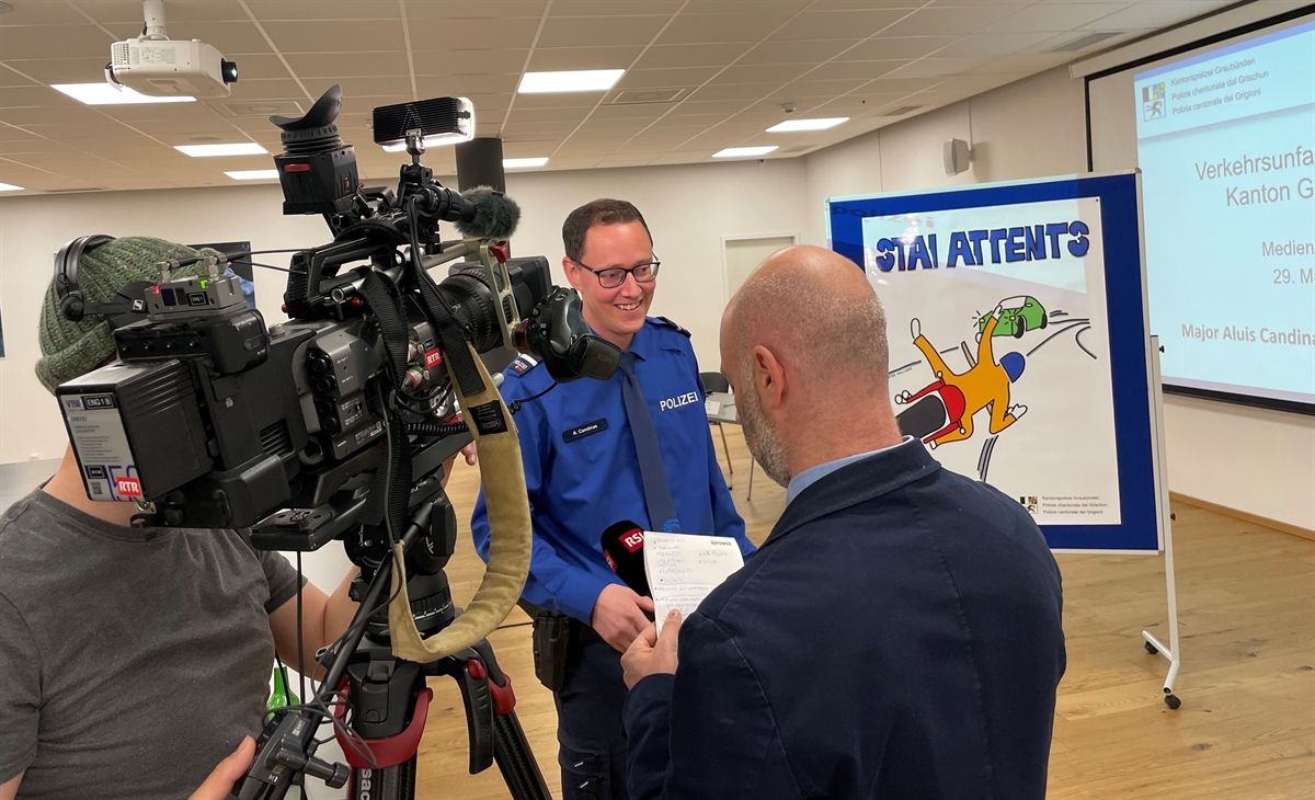 Chef Verkehrspolizei bespricht Interview 