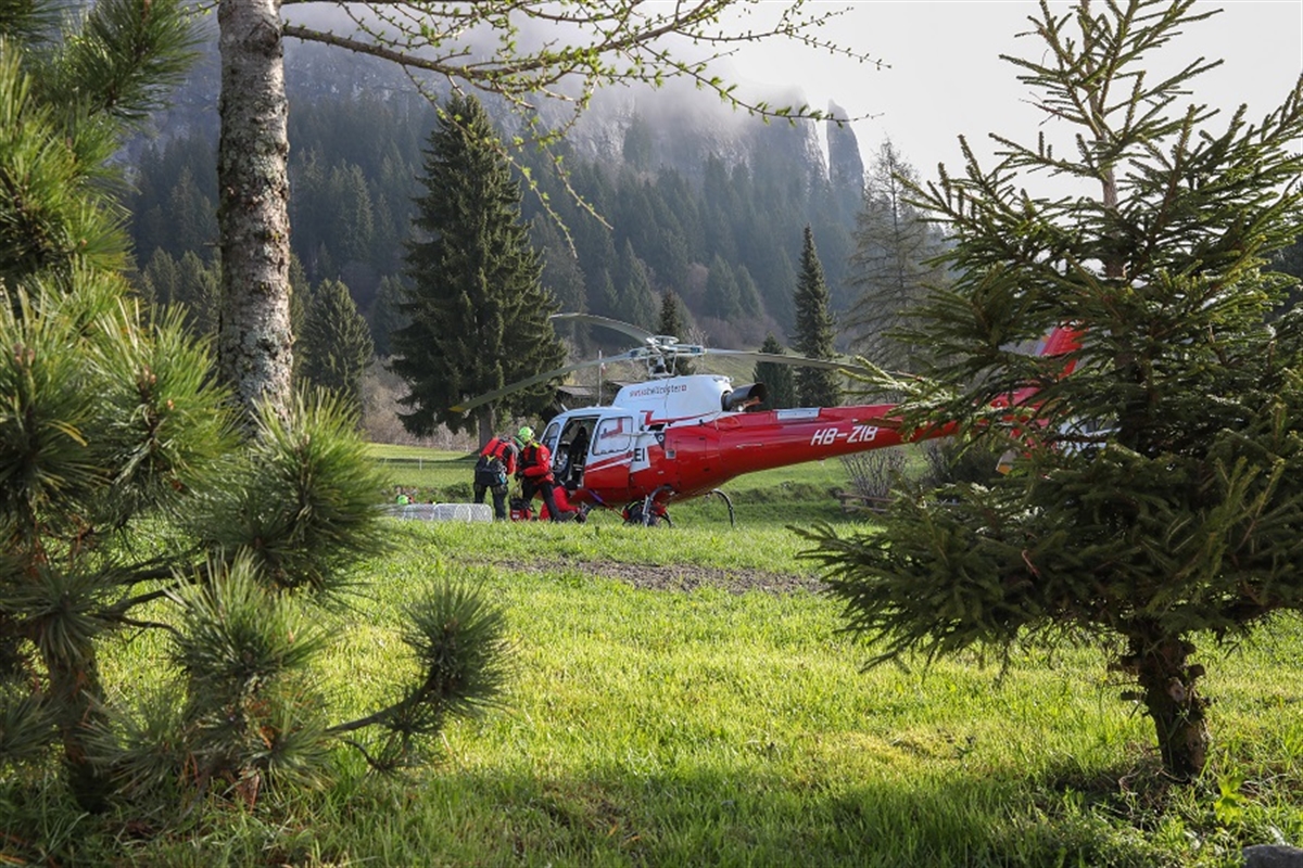 Helikopter mit FEL