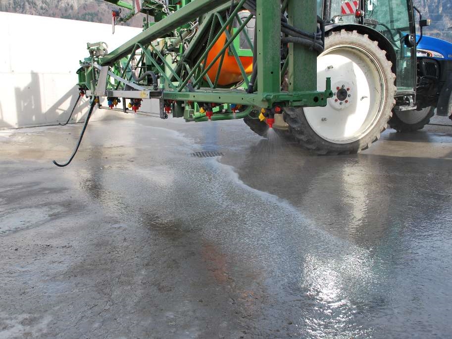 Befüll- und Waschplätze für Pflanzenschutzspritzen