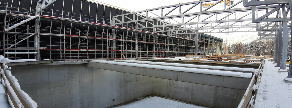 Öffentliche Abwasserreinigungsanlage im Bau