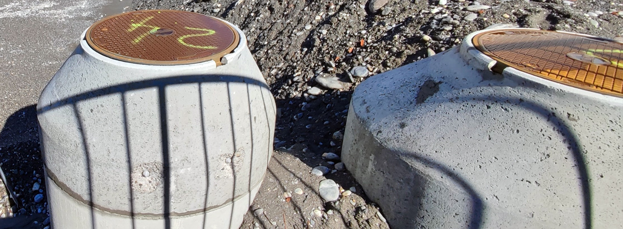 Grundstücksentwässerungsanlage mit Betonbehältern
